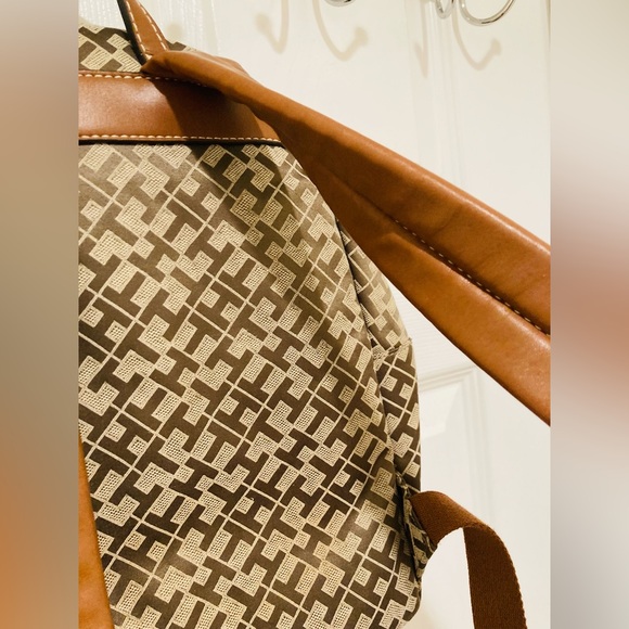 LIKE NEW Tommy Hilfiger Mini Backpack Brown Monogram Material - Picture 7 of 13